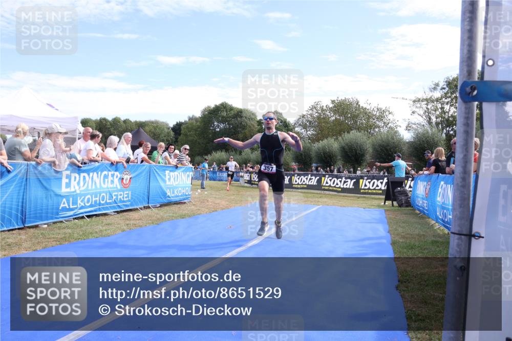 31.08.2025 - Elbe Triathlon Hamburg Strokosch-Dieckow http://msf.ph/oto/8651529 31.08.2025 10:49:13 Ziel 357 meine-sportfotos.de