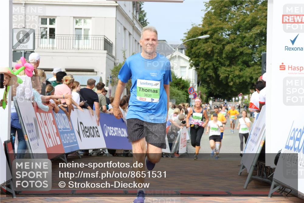 31.08.2025 - 21. Blankeneser Heldenlauf Strokosch-Dieckow http://msf.ph/oto/8651531 31.08.2025 11:13:10 Ziel 3631, 3437, 3350 meine-sportfotos.de