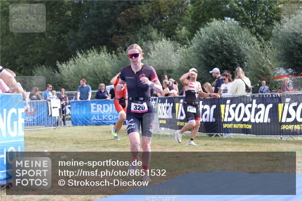 31.08.2025 - Elbe Triathlon Hamburg Strokosch-Dieckow http://msf.ph/oto/8651532 31.08.2025 10:49:35 Ziel 320, 415 meine-sportfotos.de