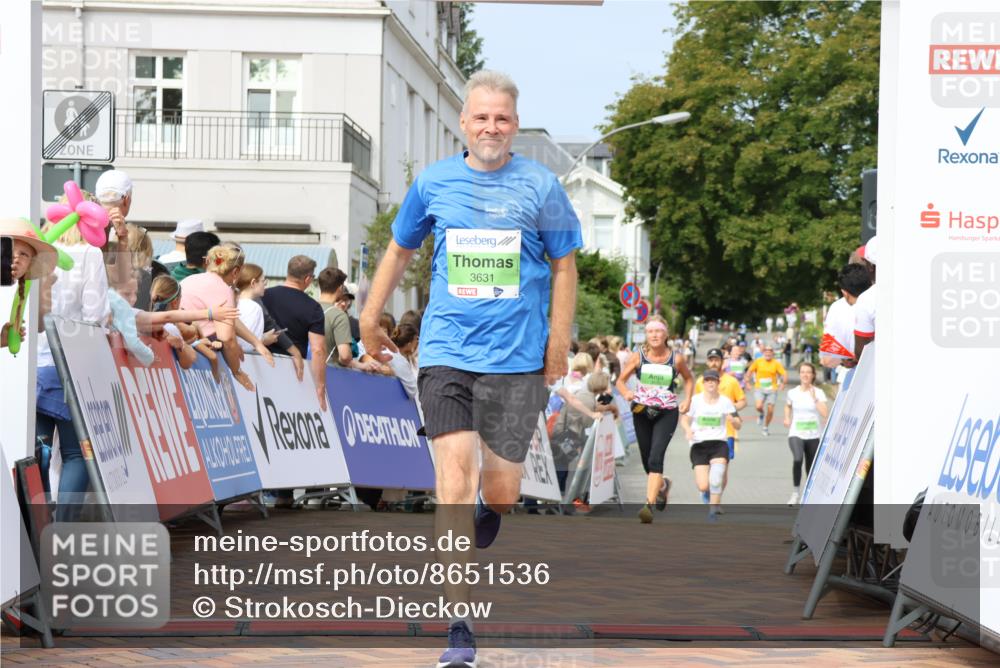 31.08.2025 - 21. Blankeneser Heldenlauf Strokosch-Dieckow http://msf.ph/oto/8651536 31.08.2025 11:13:10 Ziel 3631, 3437, 3350 meine-sportfotos.de