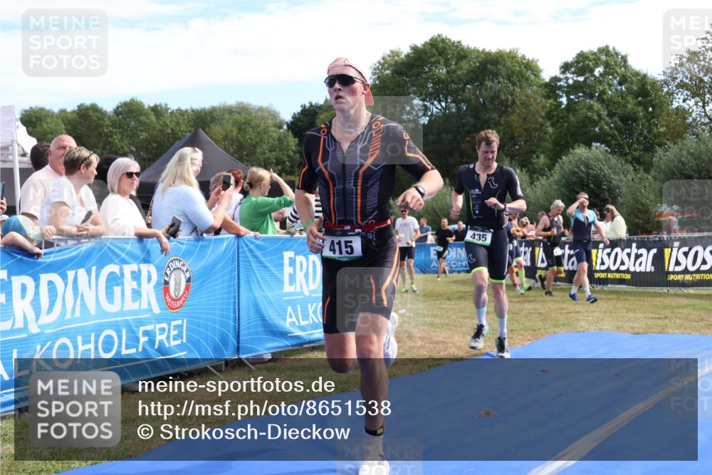 31.08.2025 - Elbe Triathlon Hamburg Strokosch-Dieckow http://msf.ph/oto/8651538 31.08.2025 10:49:44 Ziel 415, 435 meine-sportfotos.de