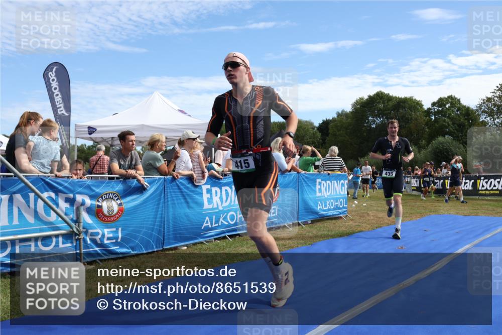 31.08.2025 - Elbe Triathlon Hamburg Strokosch-Dieckow http://msf.ph/oto/8651539 31.08.2025 10:49:45 Ziel 415, 435, 456 meine-sportfotos.de