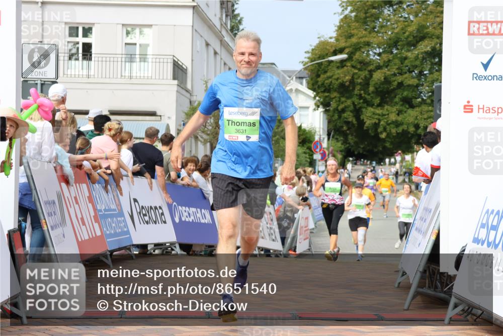31.08.2025 - 21. Blankeneser Heldenlauf Strokosch-Dieckow http://msf.ph/oto/8651540 31.08.2025 11:13:10 Ziel 3631, 3437, 3350 meine-sportfotos.de
