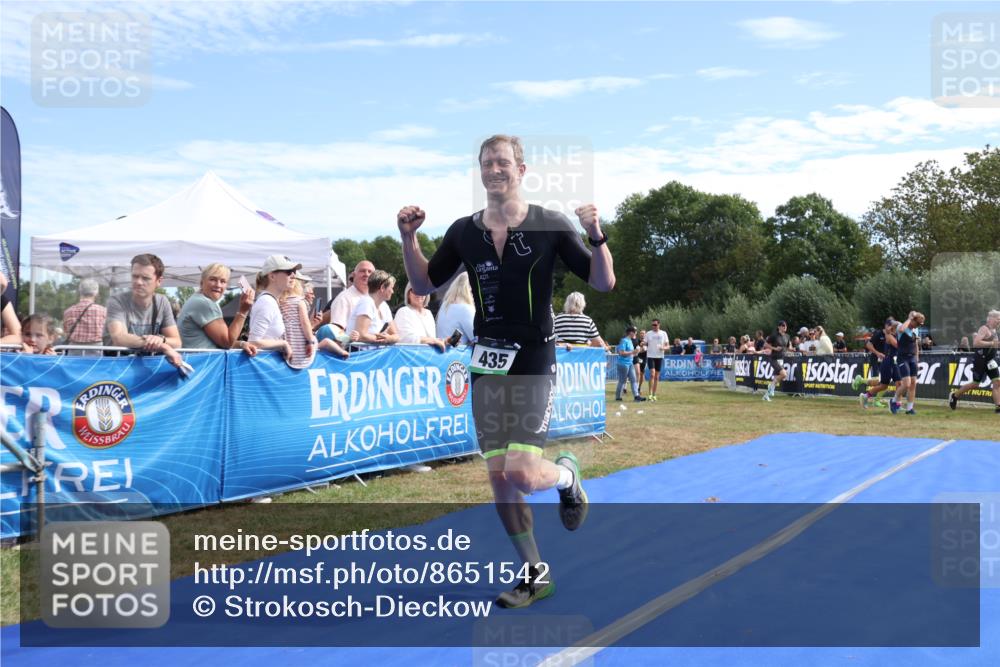 31.08.2025 - Elbe Triathlon Hamburg Strokosch-Dieckow http://msf.ph/oto/8651542 31.08.2025 10:49:46 Ziel 415, 435, 456 meine-sportfotos.de