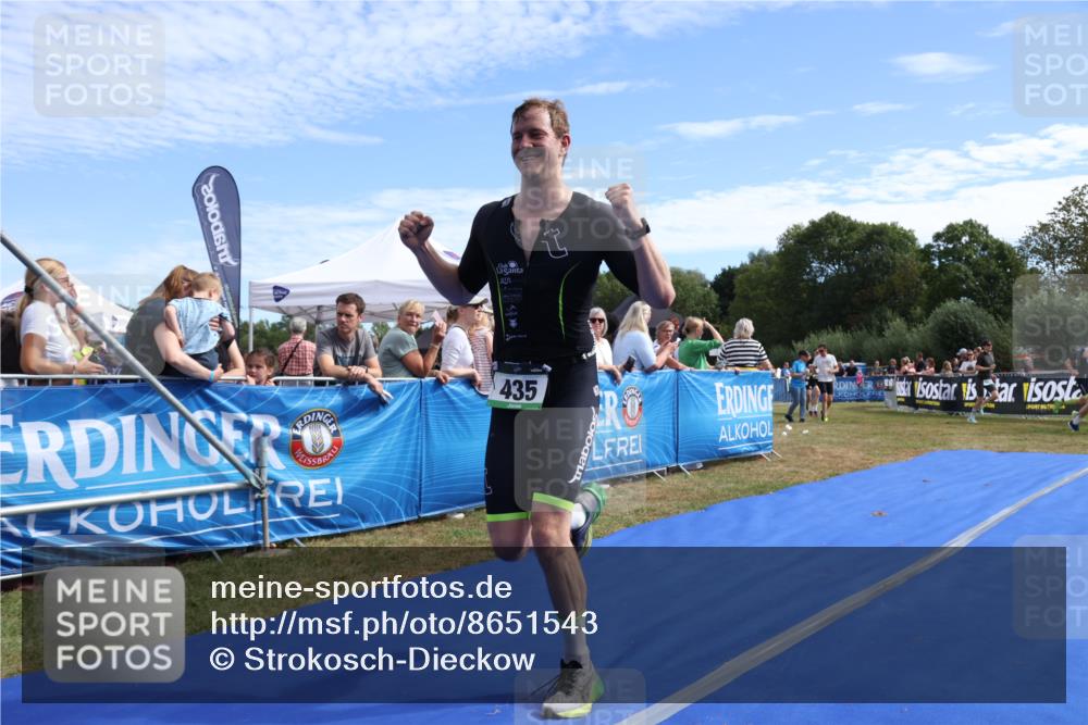 31.08.2025 - Elbe Triathlon Hamburg Strokosch-Dieckow http://msf.ph/oto/8651543 31.08.2025 10:49:46 Ziel 415, 435, 456 meine-sportfotos.de