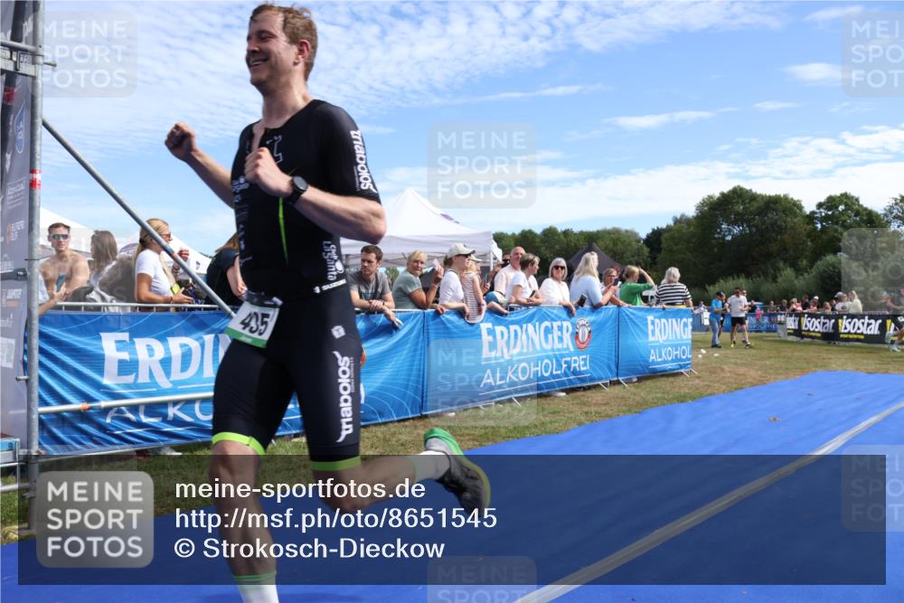 31.08.2025 - Elbe Triathlon Hamburg Strokosch-Dieckow http://msf.ph/oto/8651545 31.08.2025 10:49:46 Ziel 415, 435, 456 meine-sportfotos.de
