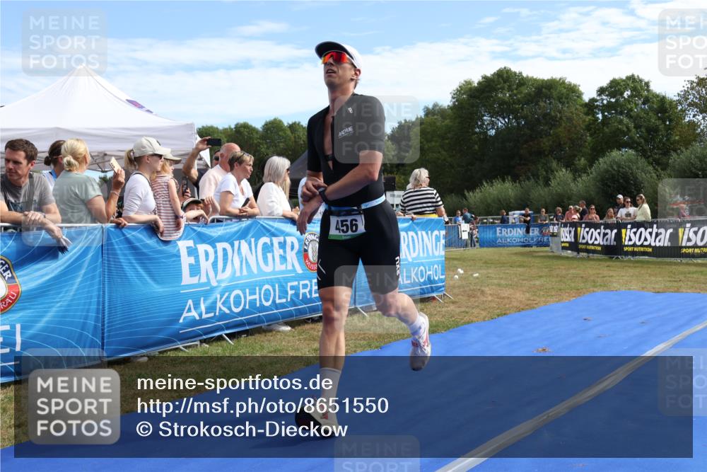 31.08.2025 - Elbe Triathlon Hamburg Strokosch-Dieckow http://msf.ph/oto/8651550 31.08.2025 10:49:55 Ziel 456 meine-sportfotos.de