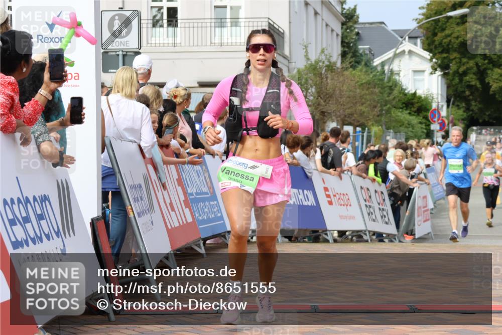 31.08.2025 - 21. Blankeneser Heldenlauf Strokosch-Dieckow http://msf.ph/oto/8651555 31.08.2025 11:13:06 Ziel 3232, 3631, 3412, 3350 meine-sportfotos.de