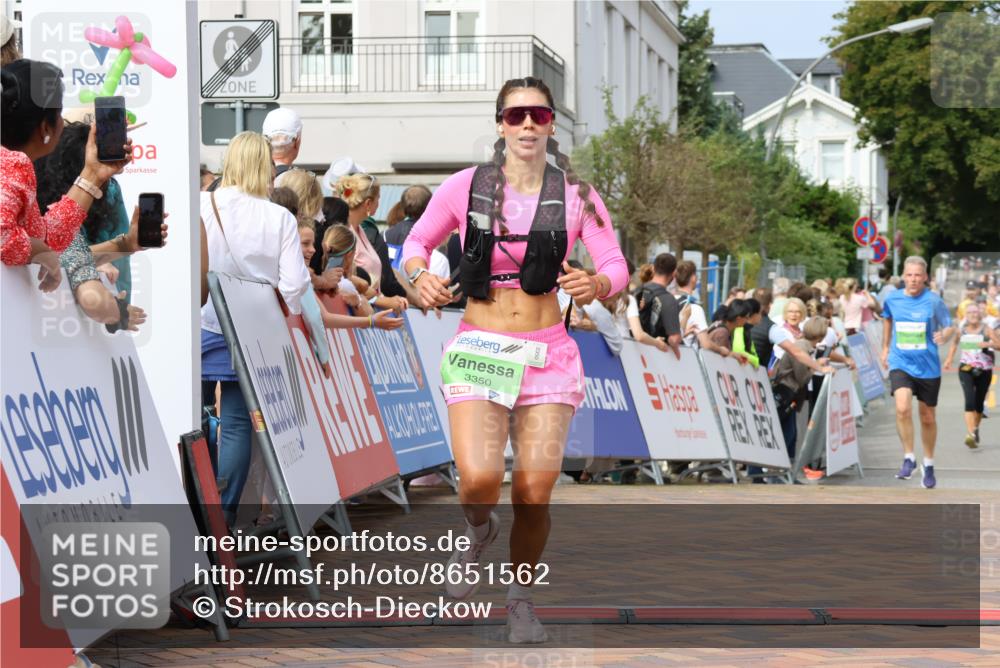 31.08.2025 - 21. Blankeneser Heldenlauf Strokosch-Dieckow http://msf.ph/oto/8651562 31.08.2025 11:13:06 Ziel 3232, 3631, 3412, 3350 meine-sportfotos.de