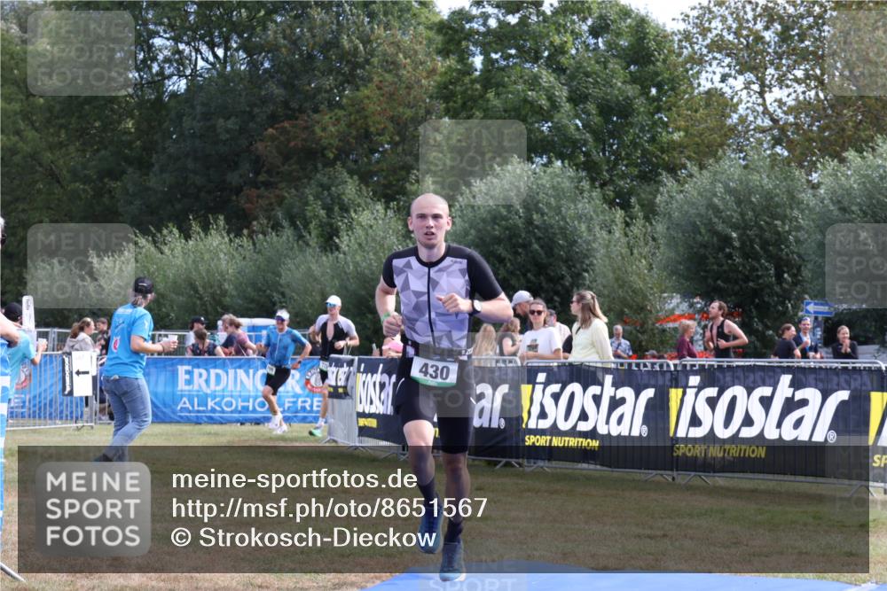 31.08.2025 - Elbe Triathlon Hamburg Strokosch-Dieckow http://msf.ph/oto/8651567 31.08.2025 10:50:32 Ziel 430, 709 meine-sportfotos.de
