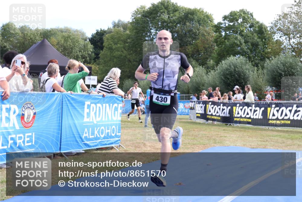 31.08.2025 - Elbe Triathlon Hamburg Strokosch-Dieckow http://msf.ph/oto/8651570 31.08.2025 10:50:33 Ziel 430, 709 meine-sportfotos.de