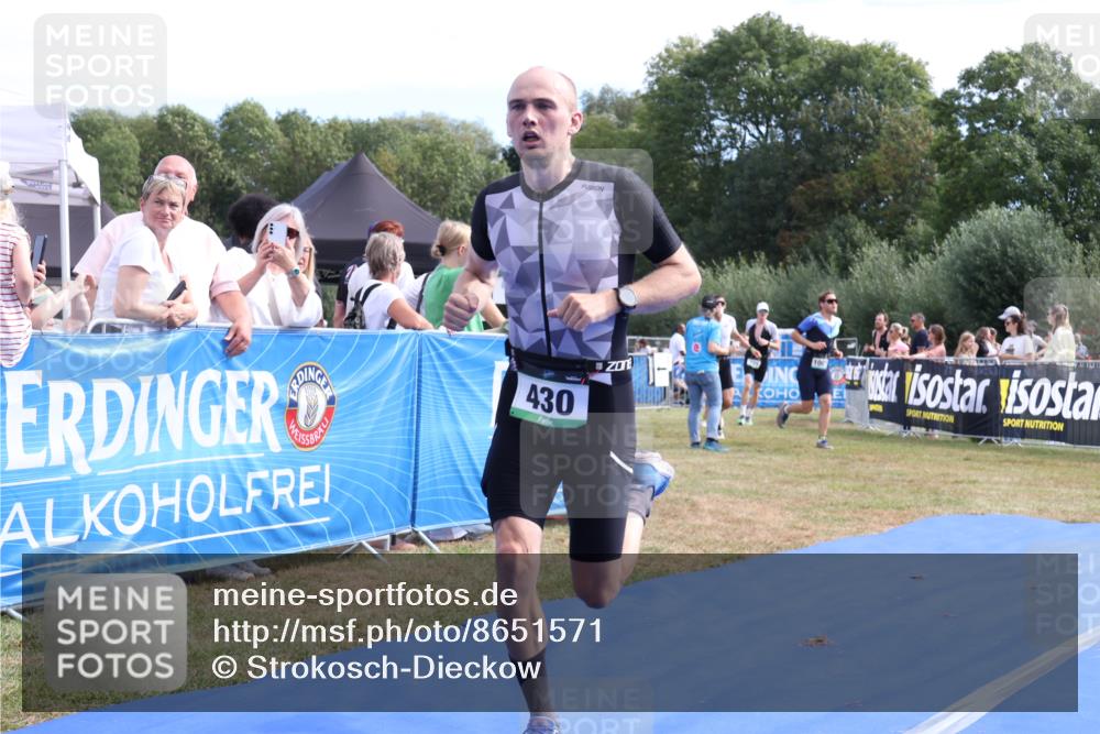 31.08.2025 - Elbe Triathlon Hamburg Strokosch-Dieckow http://msf.ph/oto/8651571 31.08.2025 10:50:34 Ziel 412, 430, 709 meine-sportfotos.de