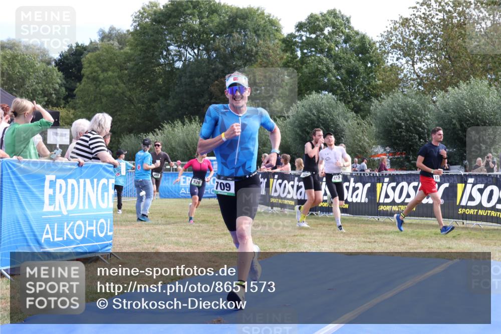 31.08.2025 - Elbe Triathlon Hamburg Strokosch-Dieckow http://msf.ph/oto/8651573 31.08.2025 10:50:39 Ziel 412, 709 meine-sportfotos.de