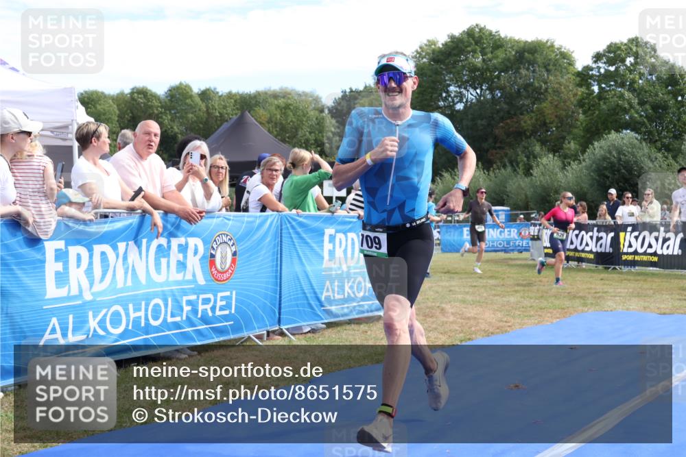 31.08.2025 - Elbe Triathlon Hamburg Strokosch-Dieckow http://msf.ph/oto/8651575 31.08.2025 10:50:40 Ziel 412, 709 meine-sportfotos.de