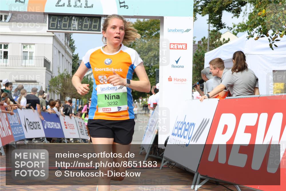 31.08.2025 - 21. Blankeneser Heldenlauf Strokosch-Dieckow http://msf.ph/oto/8651583 31.08.2025 11:13:02 Ziel 3232, 3025, 3372, 3412, 3350 meine-sportfotos.de