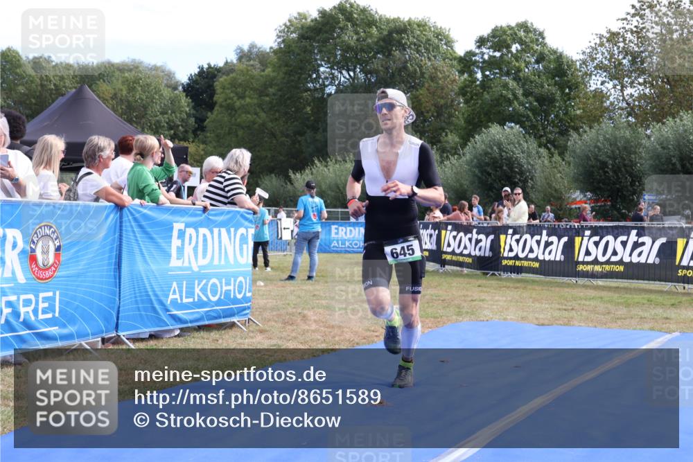 31.08.2025 - Elbe Triathlon Hamburg Strokosch-Dieckow http://msf.ph/oto/8651589 31.08.2025 10:51:00 Ziel 645 meine-sportfotos.de