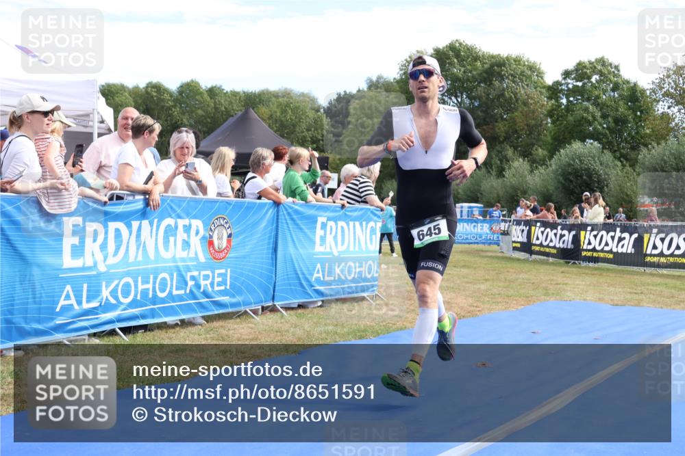 31.08.2025 - Elbe Triathlon Hamburg Strokosch-Dieckow http://msf.ph/oto/8651591 31.08.2025 10:51:01 Ziel 645 meine-sportfotos.de