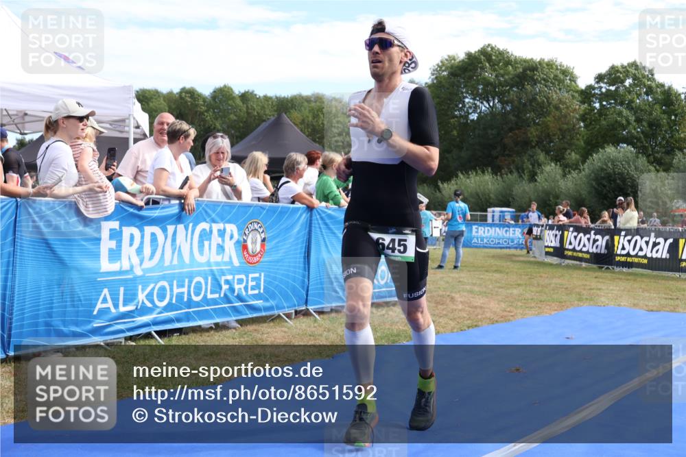 31.08.2025 - Elbe Triathlon Hamburg Strokosch-Dieckow http://msf.ph/oto/8651592 31.08.2025 10:51:01 Ziel 645 meine-sportfotos.de