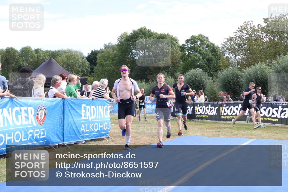 31.08.2025 - Elbe Triathlon Hamburg Strokosch-Dieckow http://msf.ph/oto/8651597 31.08.2025 10:51:15 Ziel 249, 348, 378, 457 meine-sportfotos.de