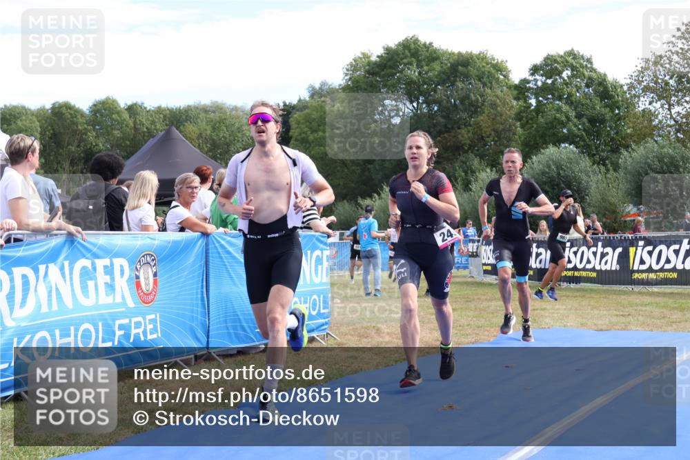 31.08.2025 - Elbe Triathlon Hamburg Strokosch-Dieckow http://msf.ph/oto/8651598 31.08.2025 10:51:15 Ziel 249, 348, 378, 457 meine-sportfotos.de