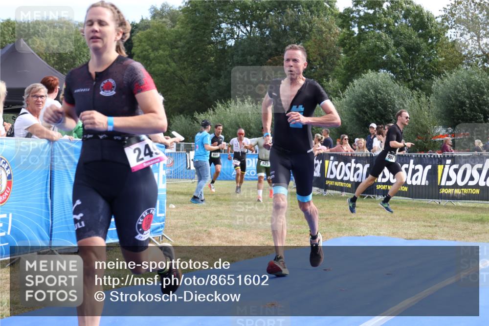 31.08.2025 - Elbe Triathlon Hamburg Strokosch-Dieckow http://msf.ph/oto/8651602 31.08.2025 10:51:16 Ziel 249, 348, 378, 457 meine-sportfotos.de