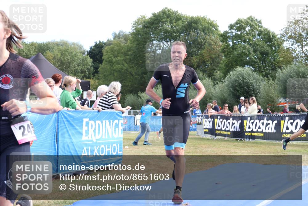 31.08.2025 - Elbe Triathlon Hamburg Strokosch-Dieckow http://msf.ph/oto/8651603 31.08.2025 10:51:17 Ziel 249, 348, 378, 457 meine-sportfotos.de