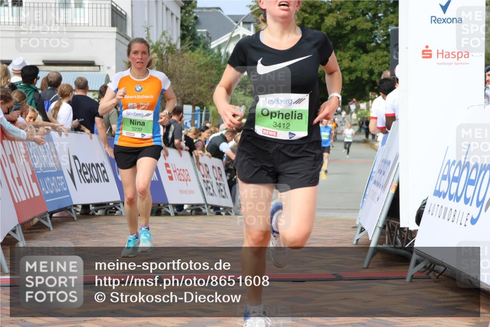 31.08.2025 - 21. Blankeneser Heldenlauf Strokosch-Dieckow http://msf.ph/oto/8651608 31.08.2025 11:13:01 Ziel 3232, 3025, 3372, 3412 meine-sportfotos.de
