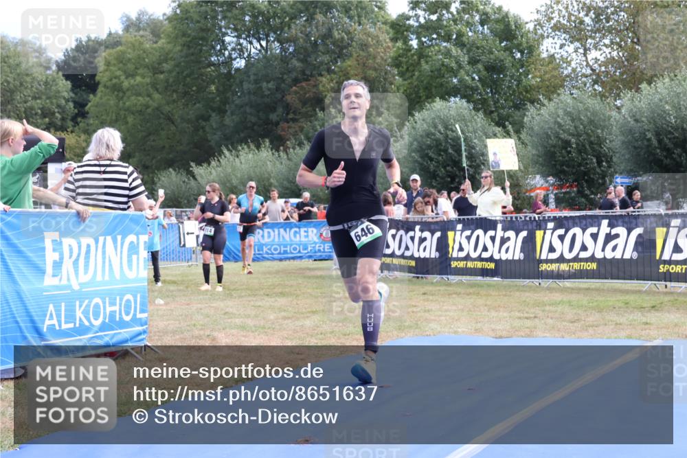 31.08.2025 - Elbe Triathlon Hamburg Strokosch-Dieckow http://msf.ph/oto/8651637 31.08.2025 10:53:04 Ziel 377, 646 meine-sportfotos.de