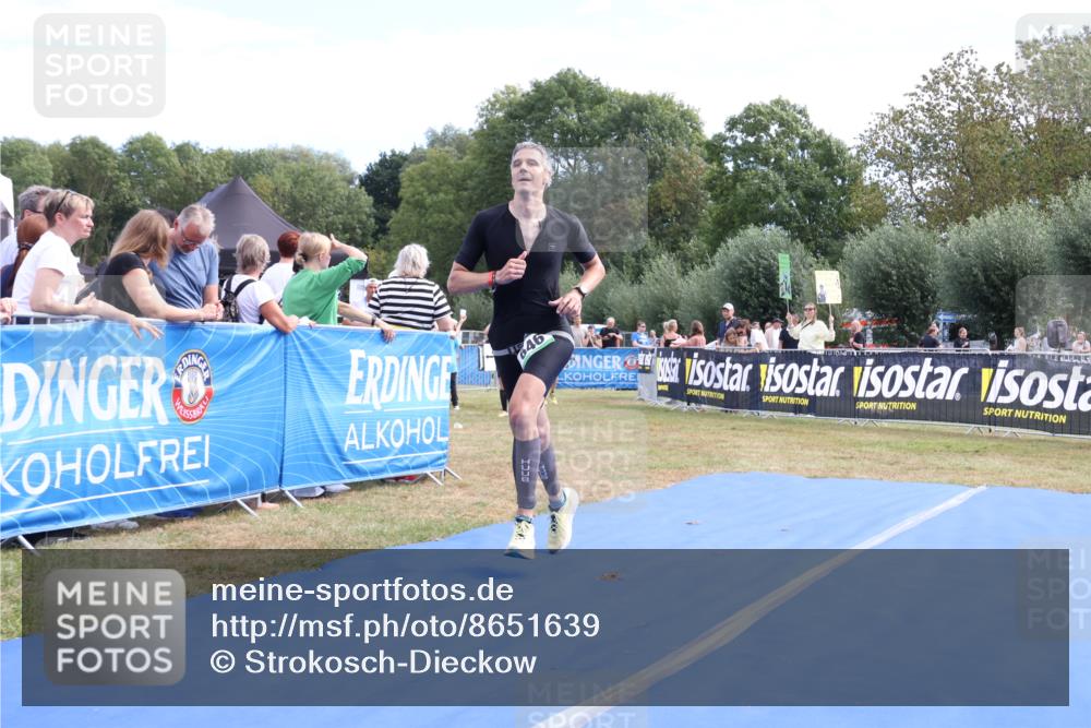 31.08.2025 - Elbe Triathlon Hamburg Strokosch-Dieckow http://msf.ph/oto/8651639 31.08.2025 10:53:05 Ziel 377, 646 meine-sportfotos.de
