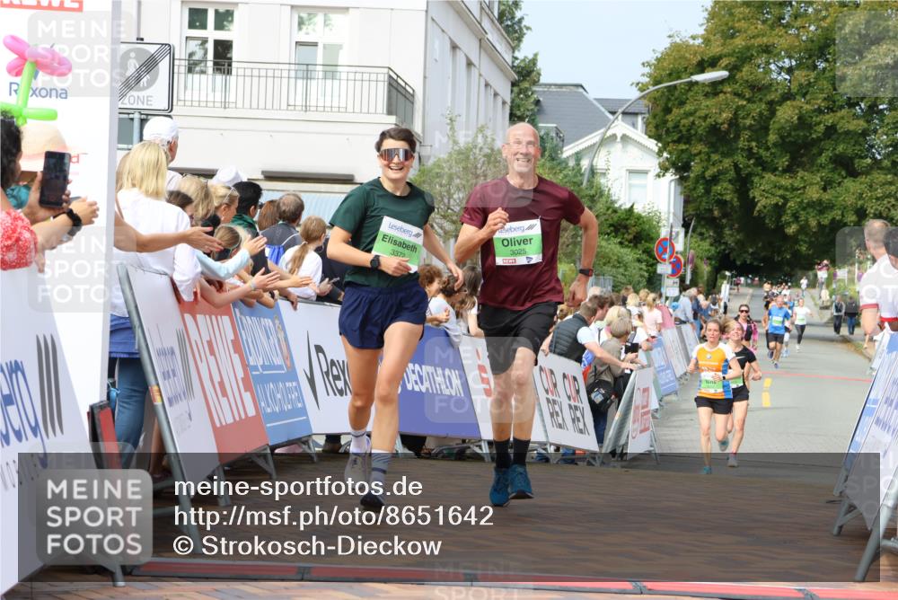 31.08.2025 - 21. Blankeneser Heldenlauf Strokosch-Dieckow http://msf.ph/oto/8651642 31.08.2025 11:12:56 Ziel 3623, 3025, 3372, 3505, 3412 meine-sportfotos.de