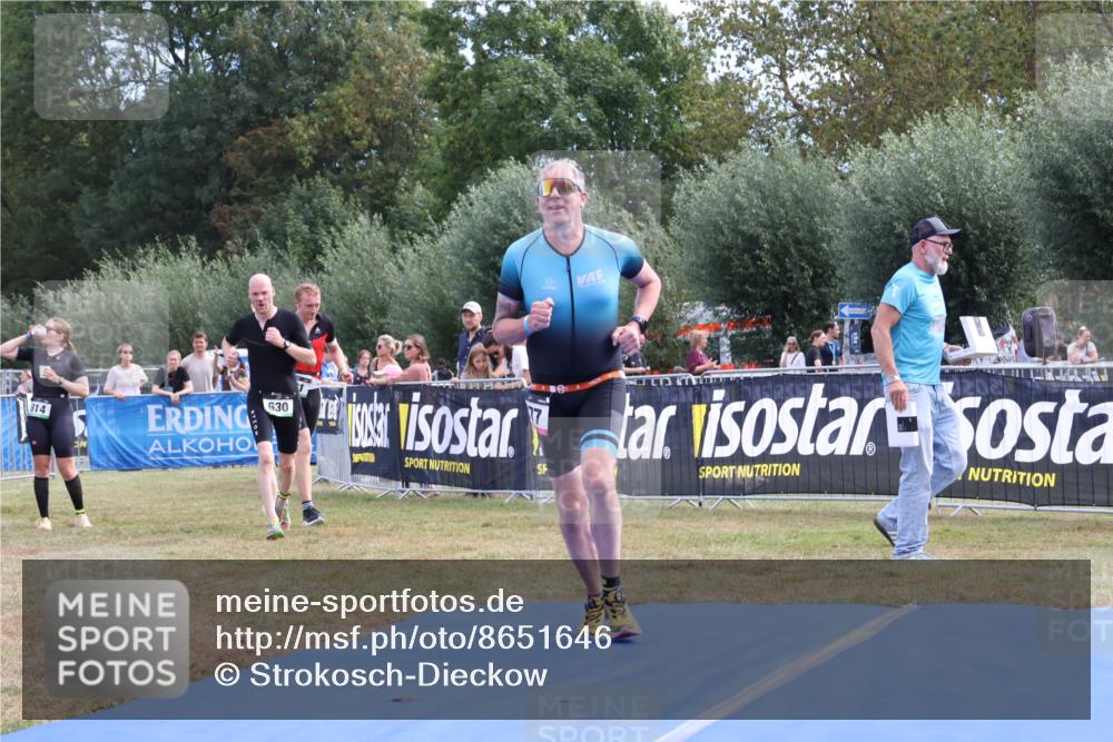 31.08.2025 - Elbe Triathlon Hamburg Strokosch-Dieckow http://msf.ph/oto/8651646 31.08.2025 10:53:11 Ziel 377, 630 meine-sportfotos.de