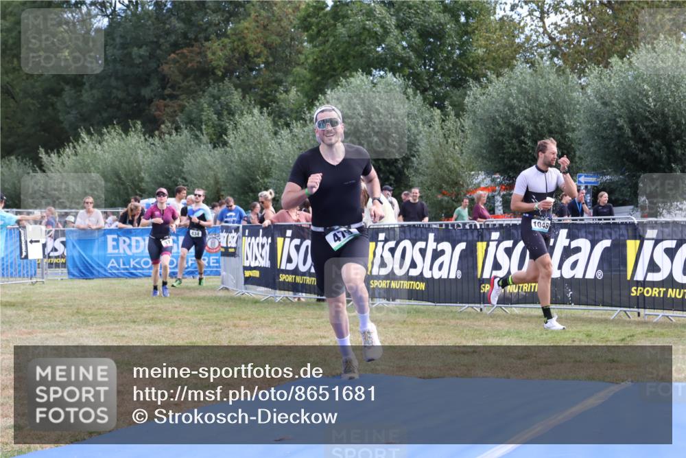 31.08.2025 - Elbe Triathlon Hamburg Strokosch-Dieckow http://msf.ph/oto/8651681 31.08.2025 10:53:42 Ziel 374, 434, 479 meine-sportfotos.de