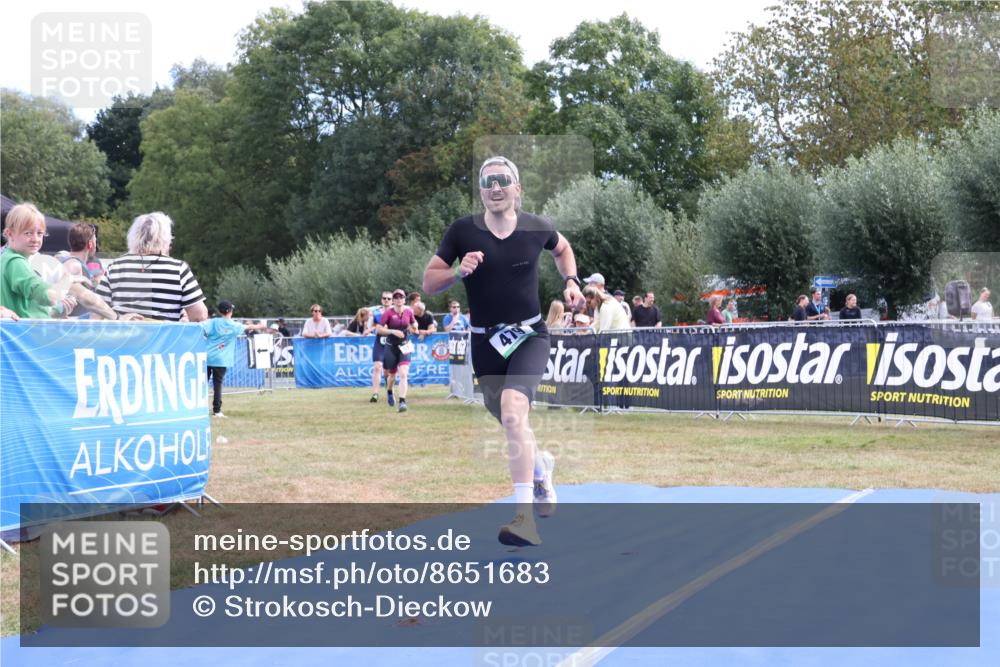 31.08.2025 - Elbe Triathlon Hamburg Strokosch-Dieckow http://msf.ph/oto/8651683 31.08.2025 10:53:43 Ziel 374, 434, 479 meine-sportfotos.de