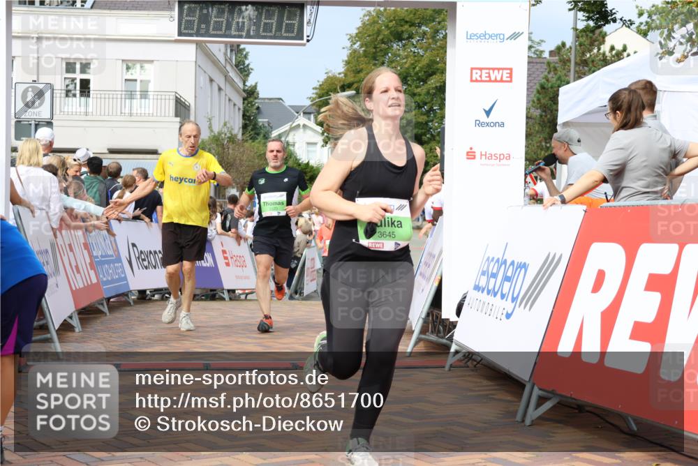 31.08.2025 - 21. Blankeneser Heldenlauf Strokosch-Dieckow http://msf.ph/oto/8651700 31.08.2025 11:12:40 Ziel 3225, 3645, 3142, 3410, 3143, 3320, 3588, 3585 meine-sportfotos.de