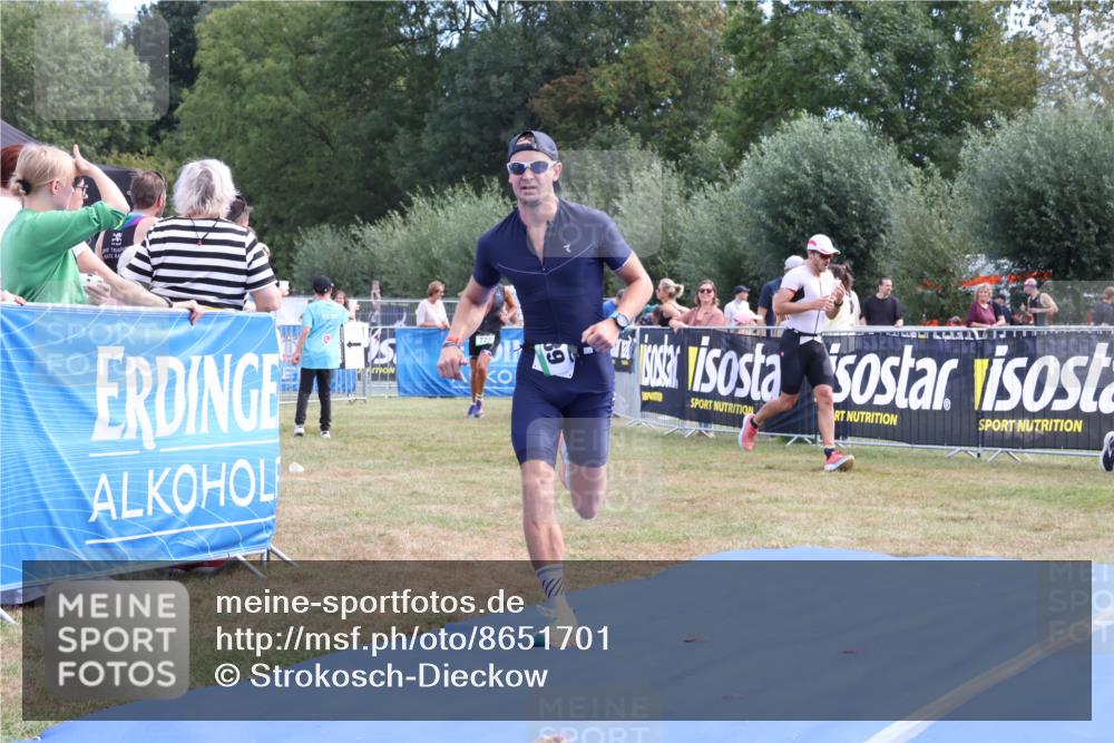 31.08.2025 - Elbe Triathlon Hamburg Strokosch-Dieckow http://msf.ph/oto/8651701 31.08.2025 10:54:19 Ziel 589 meine-sportfotos.de