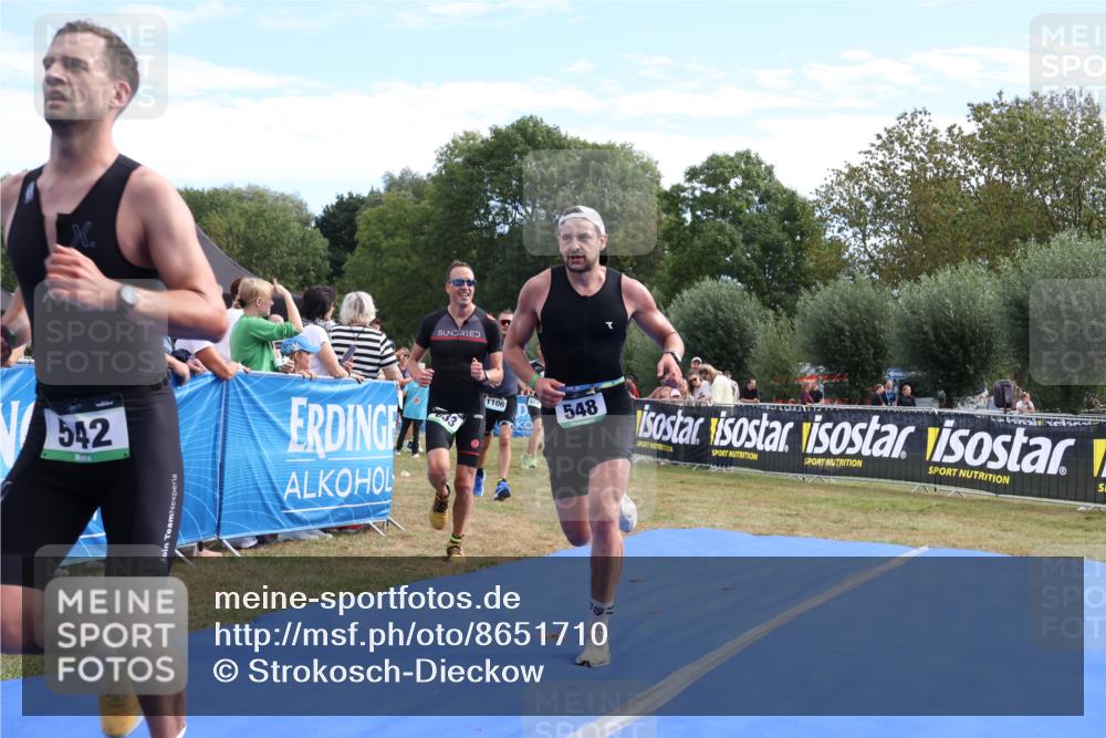 31.08.2025 - Elbe Triathlon Hamburg Strokosch-Dieckow http://msf.ph/oto/8651710 31.08.2025 10:54:35 Ziel 324, 548, 633 meine-sportfotos.de