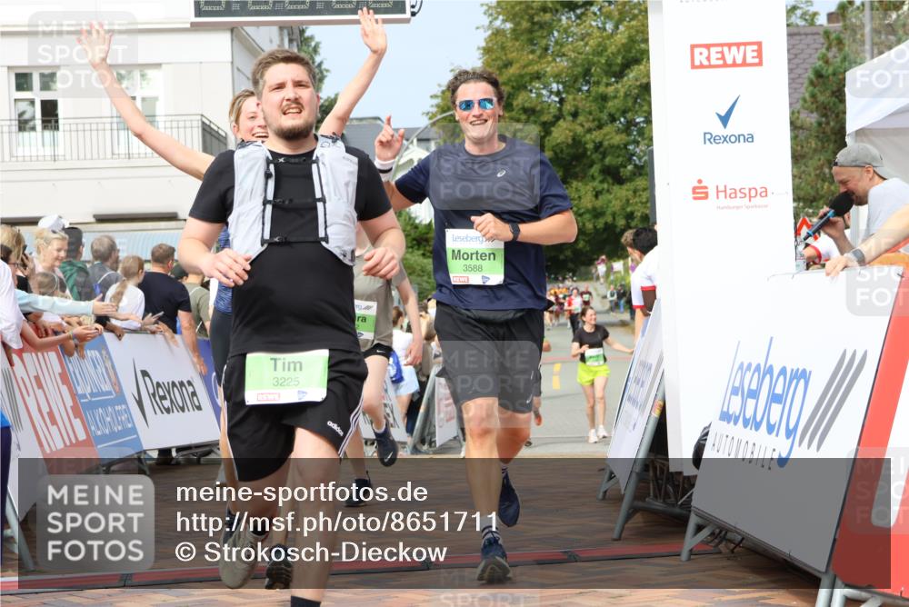 31.08.2025 - 21. Blankeneser Heldenlauf Strokosch-Dieckow http://msf.ph/oto/8651711 31.08.2025 11:12:36 Ziel 3301, 3225, 3645, 3142, 3143, 3546, 3545, 3588, 3585 meine-sportfotos.de