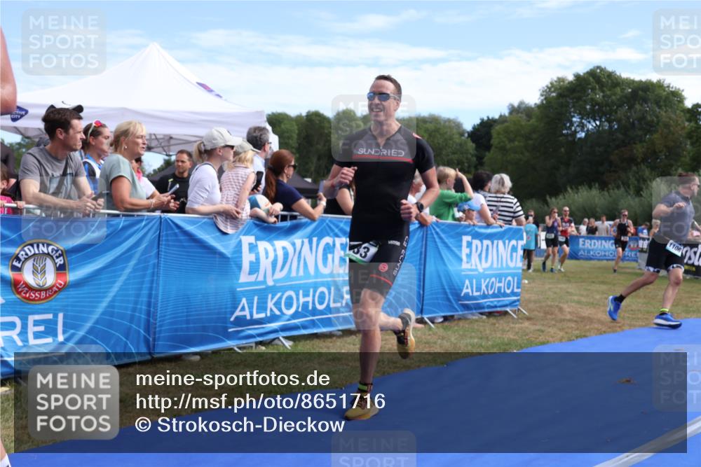 31.08.2025 - Elbe Triathlon Hamburg Strokosch-Dieckow http://msf.ph/oto/8651716 31.08.2025 10:54:36 Ziel 324, 548, 633 meine-sportfotos.de