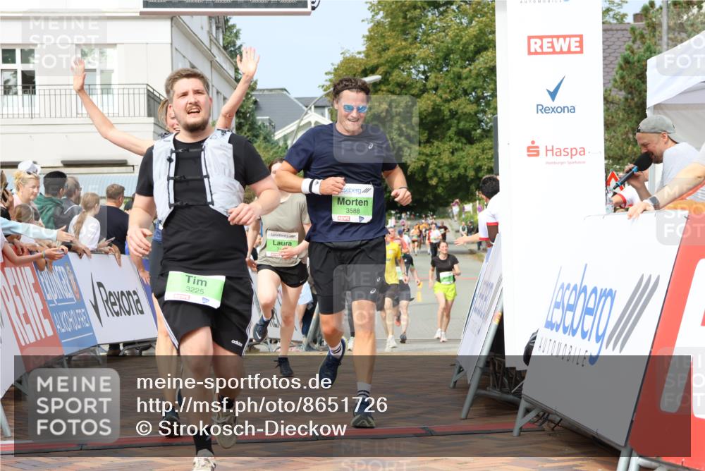 31.08.2025 - 21. Blankeneser Heldenlauf Strokosch-Dieckow http://msf.ph/oto/8651726 31.08.2025 11:12:36 Ziel 3301, 3225, 3645, 3142, 3143, 3546, 3545, 3588, 3585 meine-sportfotos.de