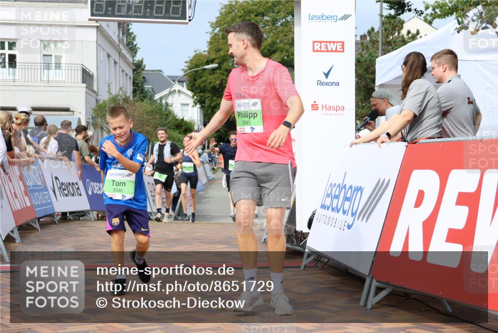 31.08.2025 - 21. Blankeneser Heldenlauf Strokosch-Dieckow http://msf.ph/oto/8651729 31.08.2025 11:12:32 Ziel 3301, 3225, 3142, 3546, 3545, 3588, 3585 meine-sportfotos.de