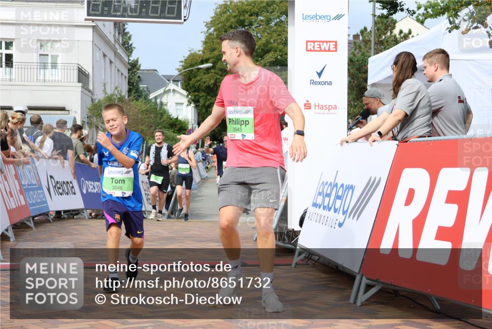 31.08.2025 - 21. Blankeneser Heldenlauf Strokosch-Dieckow http://msf.ph/oto/8651732 31.08.2025 11:12:32 Ziel 3301, 3225, 3142, 3546, 3545, 3588, 3585 meine-sportfotos.de