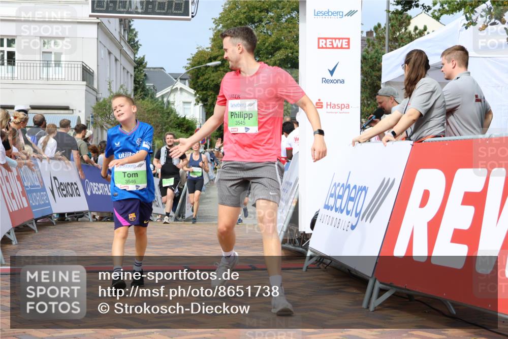 31.08.2025 - 21. Blankeneser Heldenlauf Strokosch-Dieckow http://msf.ph/oto/8651738 31.08.2025 11:12:32 Ziel 3301, 3225, 3142, 3546, 3545, 3588, 3585 meine-sportfotos.de