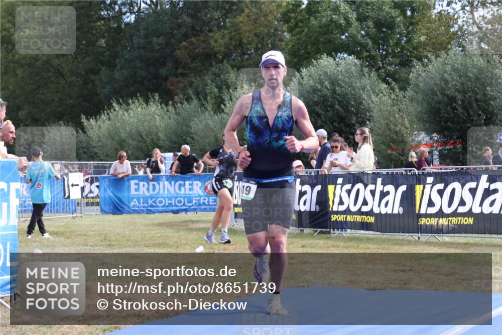 31.08.2025 - Elbe Triathlon Hamburg Strokosch-Dieckow http://msf.ph/oto/8651739 31.08.2025 10:55:29 Ziel 619 meine-sportfotos.de
