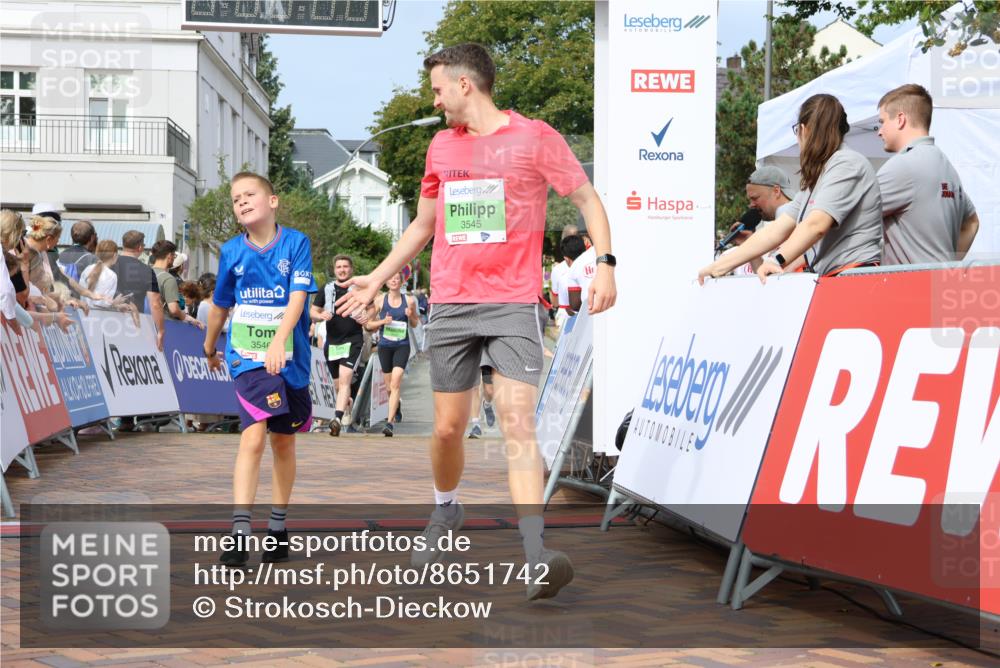 31.08.2025 - 21. Blankeneser Heldenlauf Strokosch-Dieckow http://msf.ph/oto/8651742 31.08.2025 11:12:32 Ziel 3301, 3225, 3142, 3546, 3545, 3588, 3585 meine-sportfotos.de