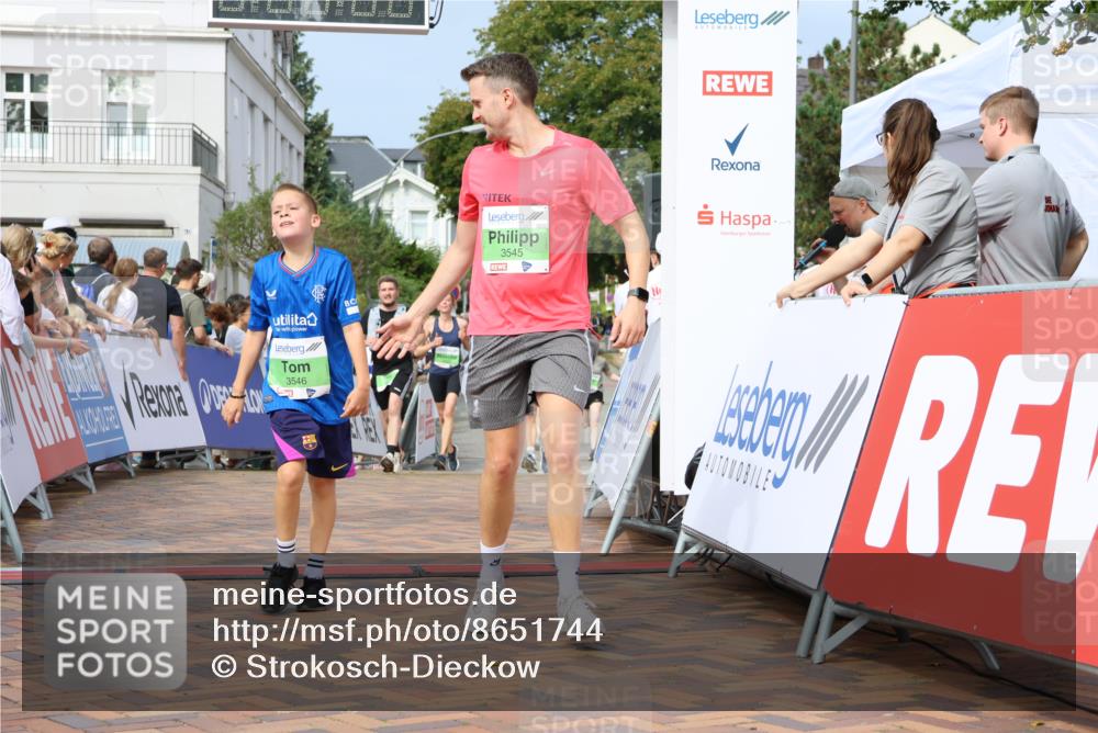 31.08.2025 - 21. Blankeneser Heldenlauf Strokosch-Dieckow http://msf.ph/oto/8651744 31.08.2025 11:12:32 Ziel 3301, 3225, 3142, 3546, 3545, 3588, 3585 meine-sportfotos.de
