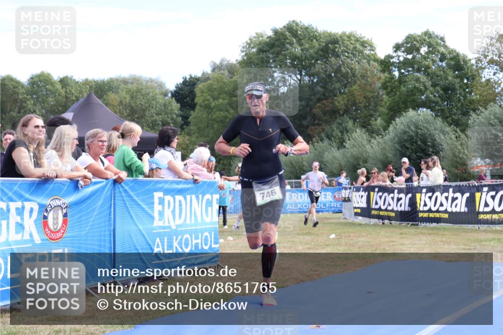 31.08.2025 - Elbe Triathlon Hamburg Strokosch-Dieckow http://msf.ph/oto/8651765 31.08.2025 10:56:20 Ziel 424, 746 meine-sportfotos.de