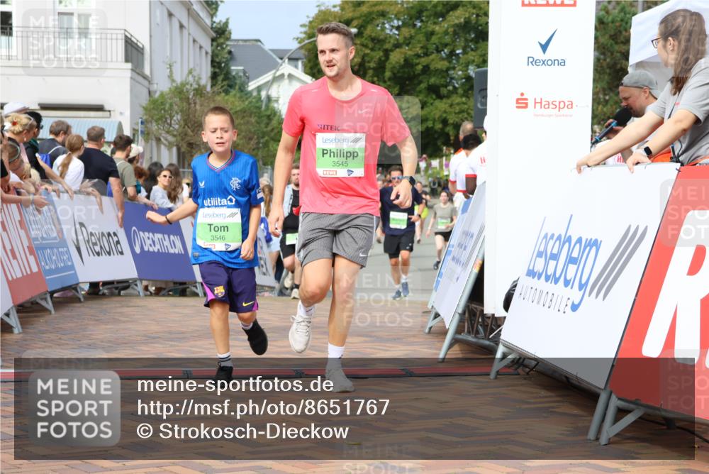 31.08.2025 - 21. Blankeneser Heldenlauf Strokosch-Dieckow http://msf.ph/oto/8651767 31.08.2025 11:12:31 Ziel 3301, 3225, 3546, 3545, 3486, 3588 meine-sportfotos.de