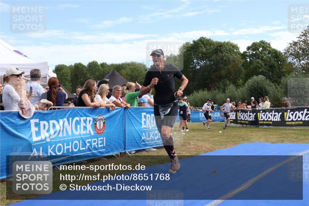 31.08.2025 - Elbe Triathlon Hamburg Strokosch-Dieckow http://msf.ph/oto/8651768 31.08.2025 10:56:20 Ziel 424, 746 meine-sportfotos.de