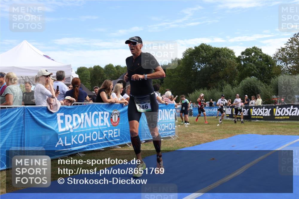 31.08.2025 - Elbe Triathlon Hamburg Strokosch-Dieckow http://msf.ph/oto/8651769 31.08.2025 10:56:21 Ziel 424, 746 meine-sportfotos.de