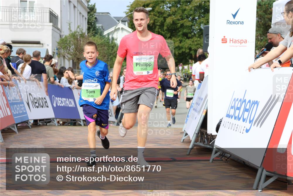 31.08.2025 - 21. Blankeneser Heldenlauf Strokosch-Dieckow http://msf.ph/oto/8651770 31.08.2025 11:12:31 Ziel 3301, 3225, 3546, 3545, 3486, 3588 meine-sportfotos.de